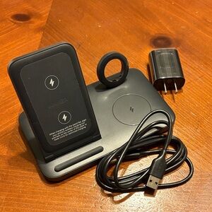 Anker Black Charging Dock with Accessories